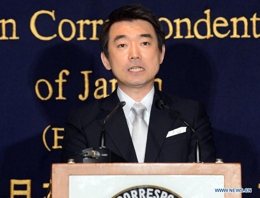 Osaka Mayor Toru Hashimoto delivers a speech during a press conference at the Foreign Correspondents' Club of Japan in Tokyo, May 27, 2013. Toru Hashimoto on Monday denied his remarks on wartime so-called "comfort women" at Foreign Correspondents' Club of Japan, saying it was not his intention at all to say women who were used as sexual slaves during wartime are necessary. (Xinhua/Ma Ping) 