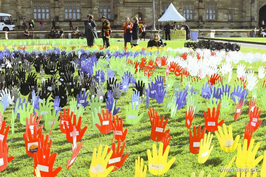 Photo taken on May 27, 2013, shows the large art work of "The Sea of Hands" during the Reconciliation Week 2013 in the University of Sydney, Australia. The first "Sea of Hands" was held on Oct. 12, 1997, in Australia's capital of Canberra. (Xinhua/Jin Linpeng) 