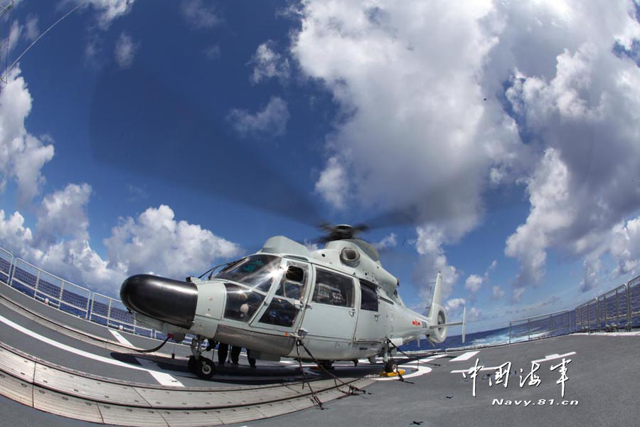 The far-sea training taskforce under the North Sea Fleet of the Navy of the Chinese People's Liberation Army (PLA) continues training in the waters of the West Pacific for far-sea training on May 28, 2013. (navy.81.cn/Yi Hang)