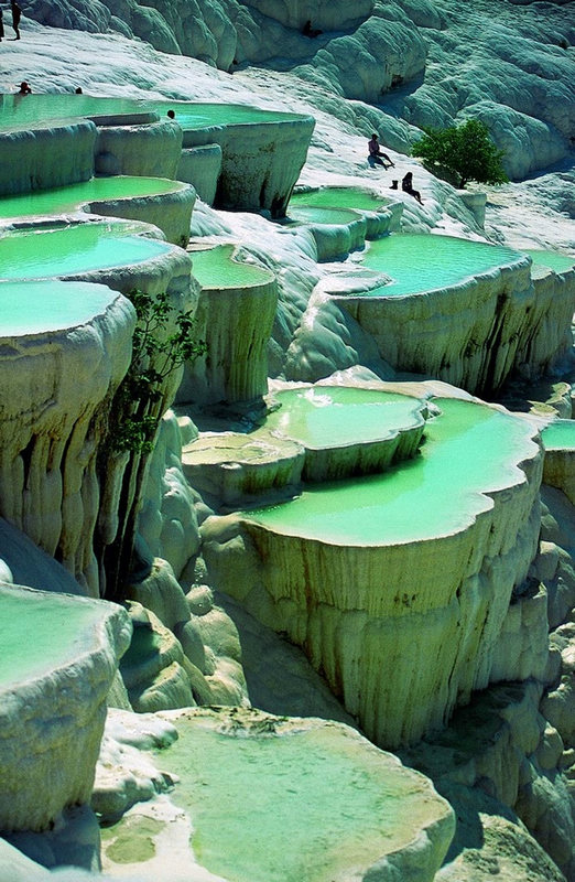 Natural rock pool, Pamukke-Turkey(Source: www.huanqiu.com)