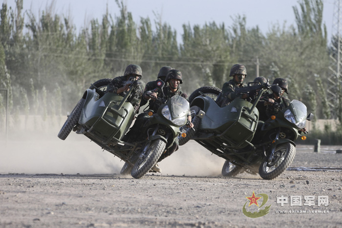 Training photos of special forces in Xinjiang (Source: chinamil.com.cn)