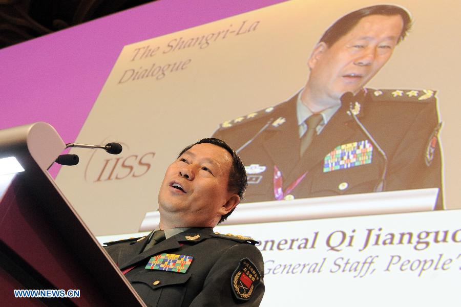 Qi Jianguo, deputy chief of the General Staff of the Chinese People's Liberation Army, delivers a speech during the Shangri-La Dialogue in Singapore, June 2, 2013. The 12th Shangri-La Dialogue kicked off in Singapore on May 31. (Xinhua/Then Chih Wey)