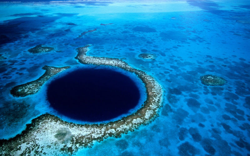 Great Blue Hole in Belize (Source: huanqiu.com)