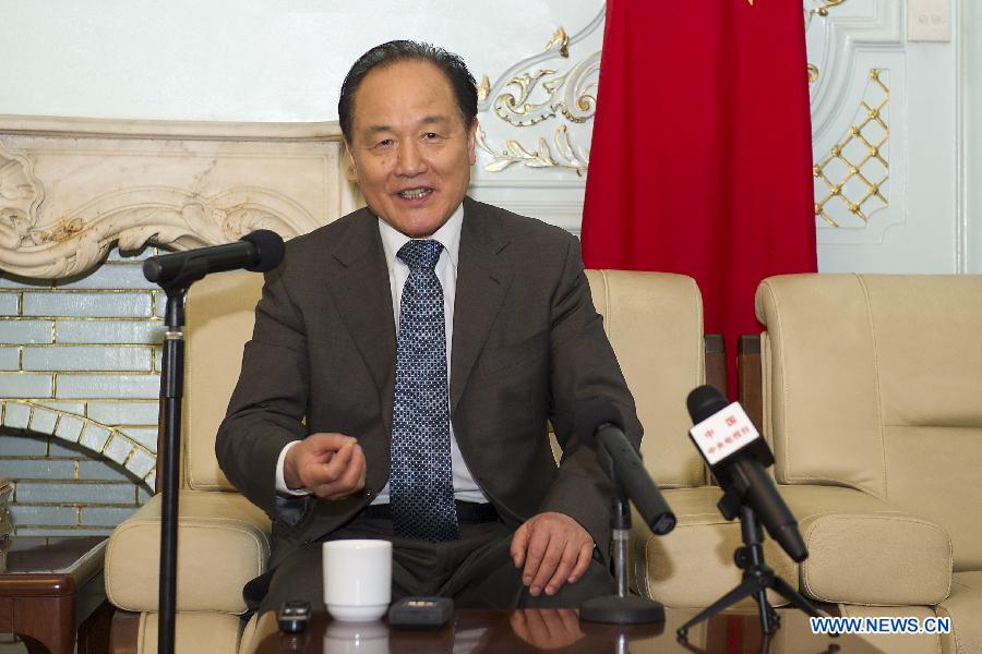 Chinese special envoy to the Middle East Wu Sike speaks during an interview in Chinese Embassy in Cairo, Egypt, June 3, 2013. (Xinhua/Li Muzi)
