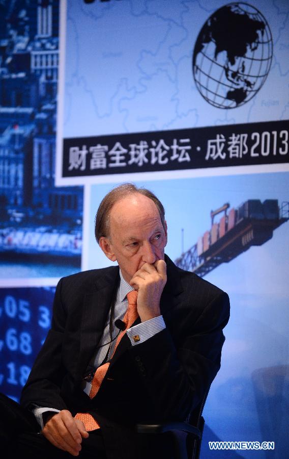 Kenneth Courtis, board member of the Capitaland, is present at the discussion "Global Investment Strategies in An Era of Risk" during the 2013 Fortune Global Forum in Chengdu, capital of southwest China's Sichuan Province, June 6, 2013. (Xinhua/Jin Liangkuai)