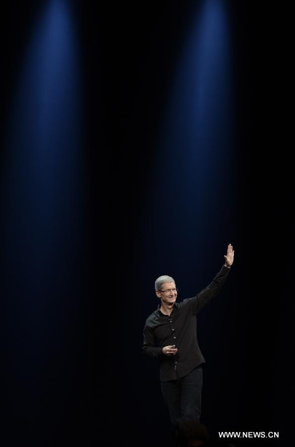 Apple CEO Tim Cook addresses the 2013 Apple WWDC at the Moscone Center in San Francisco, California, the United States, on June 10, 2013. (Xinhua)