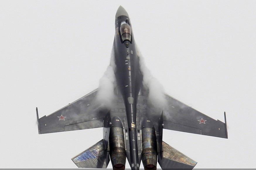 A Sukhoi Su-35 fighter with special vectored thrust jet engines takes part in a flying display, two days before the Paris Air Show, at the Le Bourget airport near Paris, June 15, 2013. (Photo Source: chinadaily.com.cn)