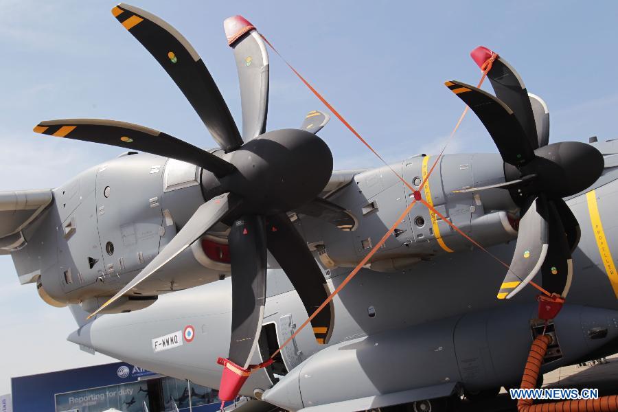 An Airbus A400M military aircraft is seen during the 50th International Paris Air Show at the Le Bourget airport in Paris, France, June 17, 2013. The Paris Air Show runs from June 17 to 23. (Xinhua/Gao Jing)