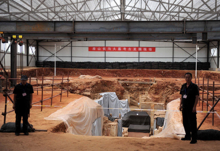 The Tang Dynasty tombs are under rescue archaeological excavation in Changgou township, southwest Beijing. (Xinhua/Luo Xiaoguang)