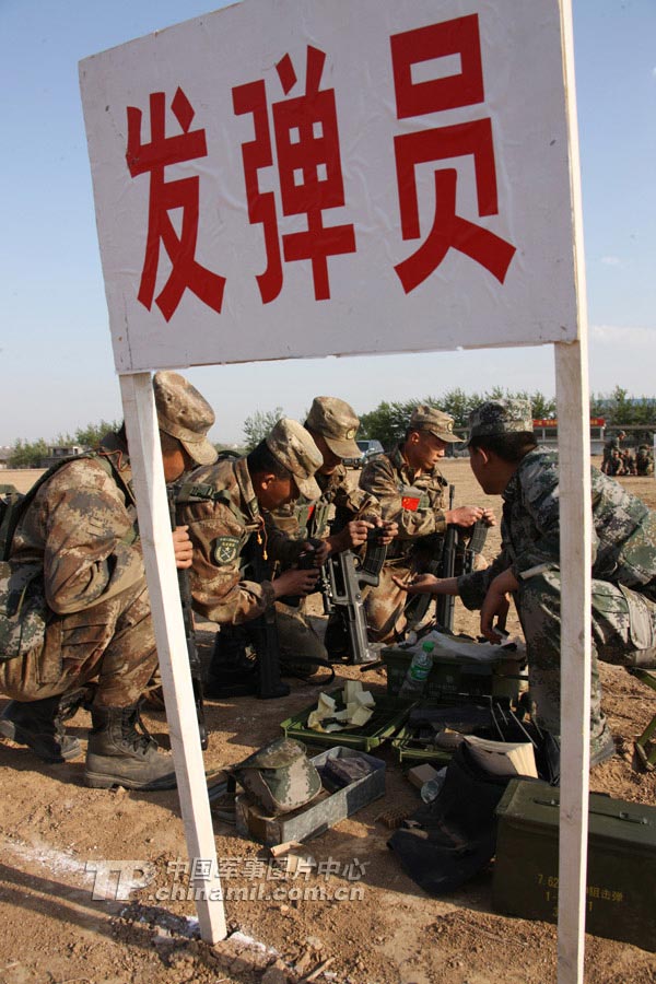 The shooting team of the Chinese People's Liberation Army (PLA) is participating in the 2013 Australian Army Skills at Arms Meeting (AASAM). (China Military Online/Zhang Kunping, Zhou Rui, Wen Chunhua, Liu Zhanqing) 
