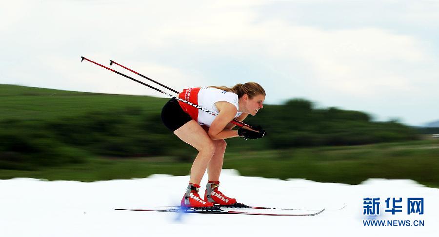 Swedish skier Hellberg is in women's racing, June 19, 2013. (Xinhua/Liying)