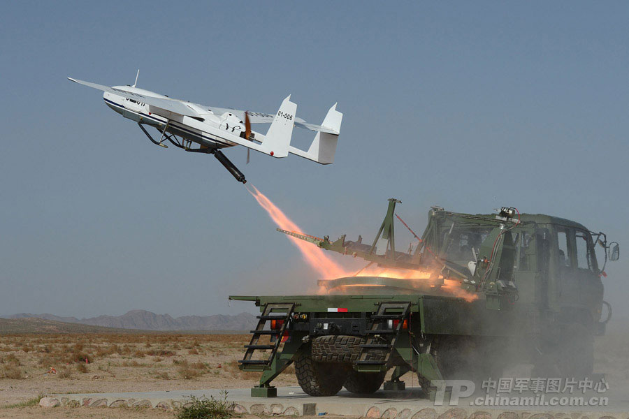A 30-day training for the key operators of the new-type reconnaissance UAV concludwa successfully. (China Military Online/Wu Sulin)