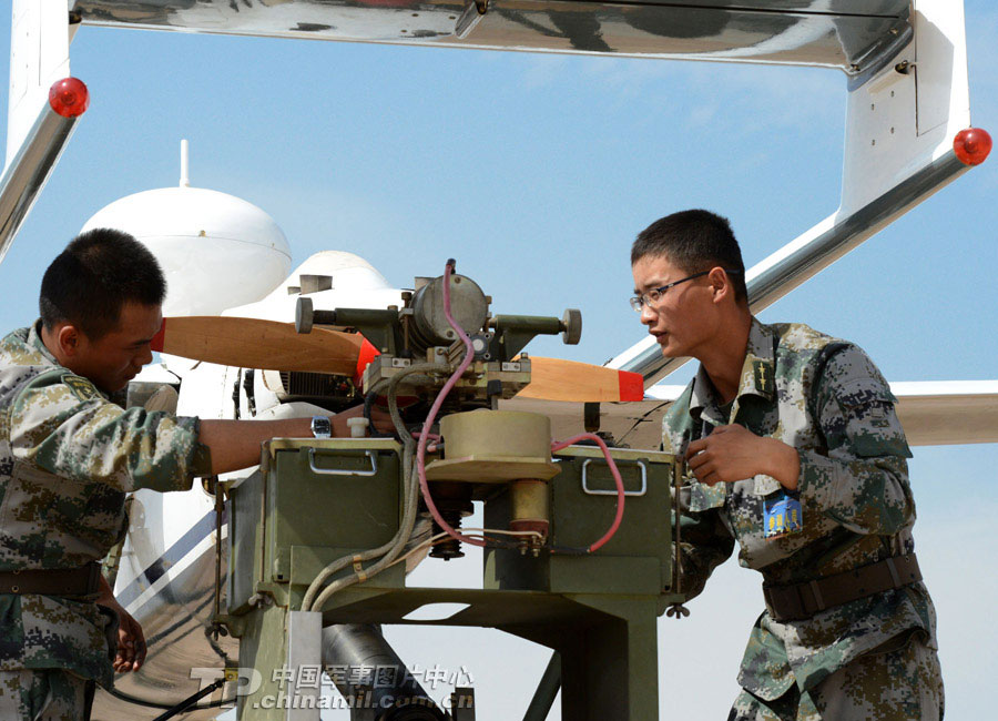 A 30-day training for the key operators of the new-type reconnaissance UAV concludwa successfully. (China Military Online/Wu Sulin)