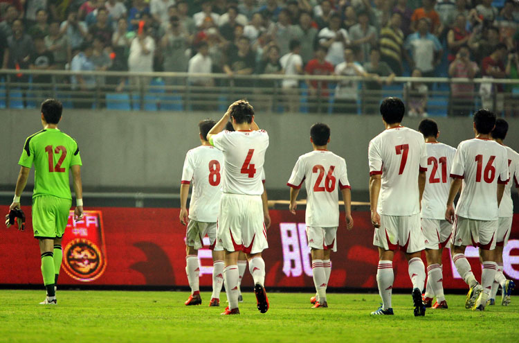 Sorry, my fans: After two straight defeats in their international friendlies, China lost yet again on June 15, 2013 , and this time the score was pretty humiliating, losing 5-1. (Photo/Osports)