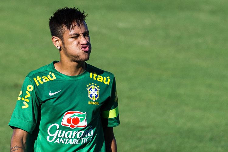 Lovely Neymar: Brazil team trains for the FIFA's Confederation Cup Brazil 2013 match on June 19, 2013. (Photo/Osports)