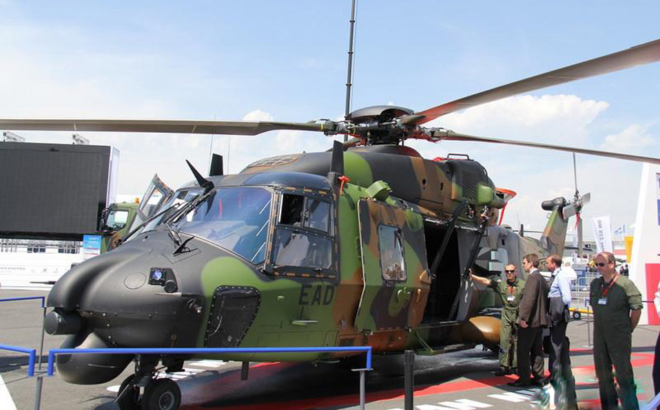 Cool military airplanes highlight Paris Air Show 