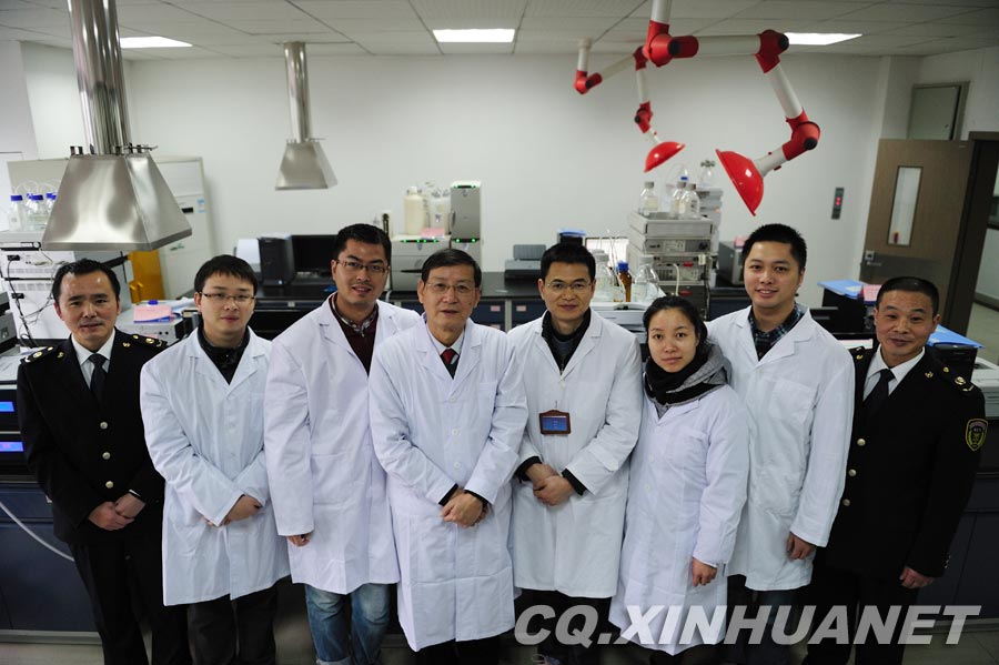 Lyu and his team members. (Xinhua/ Huang Junhui) 