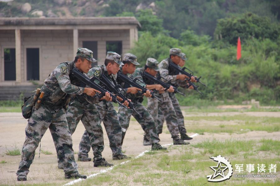 A brigade under the Nanjing Military Area Command (MAC) of the Chinese People's Liberation Army conducted anti-chemical drill from June 9 to June 11, 2013, so as to improve the actual-combat capability of its troops.(Chinamil.com.cn/Yu Jinhu and Mao Heping)