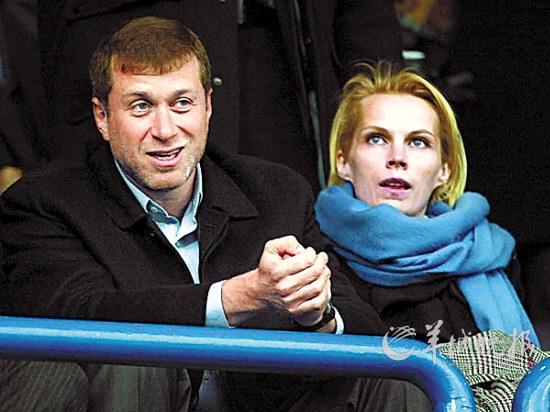 Roman Abramovich and wife $300 million (Photo source:ycwb.com)