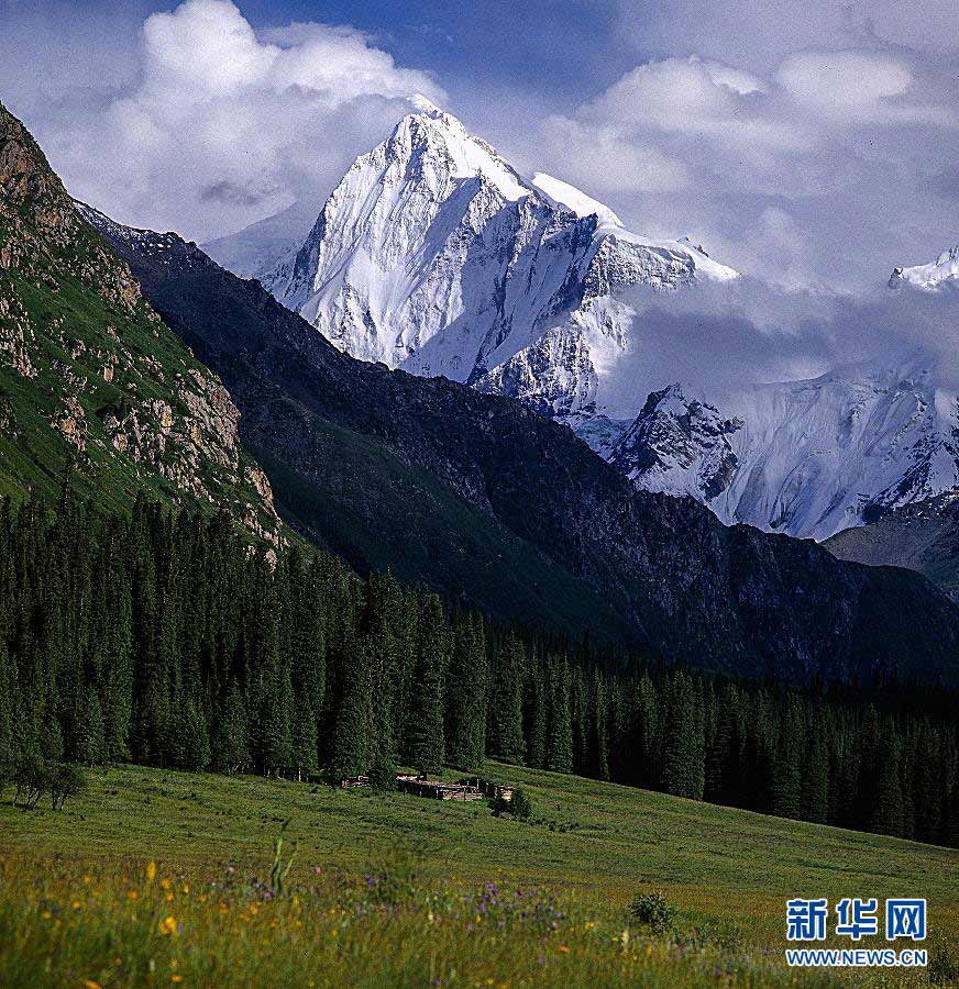 Tianshan Mountains, China. (Photo: xinhuanet.com)