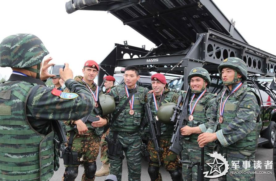 Chinese, Russian special forces in joint training. The 10-day “Cooperation 2013” joint training between the Chinese People’s Armed Police Force (CPAPF) and Russian Domestic Security Force wrapped up in Beijing. (China Military Online/Liu Haishan, Li Guangyin)