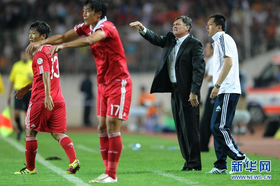 Jose Antonio Camacho is in a first group match in the third round of the 2014 World Cup Asian qualifiers in Kunming, Sept. 2, 2011. (Photo/Xinhua)