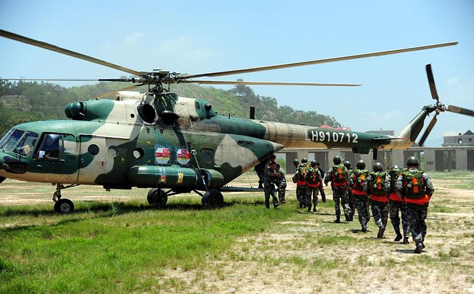 Nanjing MAC conducts parachute training