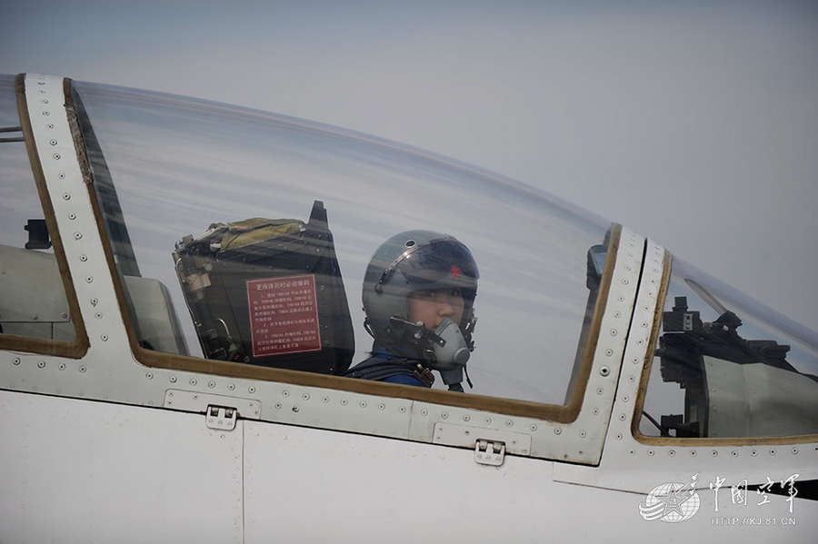 A total of 16 female fighter pilots were granted bachelor degree in military science at a graduation ceremony held at the Shijiazhuang Flight Academy of the Air Force of the Chinese People's Liberation Army (PLAAF) on the morning of June 25, 2013 and become the first group of female fighter pilots with double bachelor degrees. They were granted bachelor degree in engineering in 2012. (KJ.81.cn/Lin Yuan)