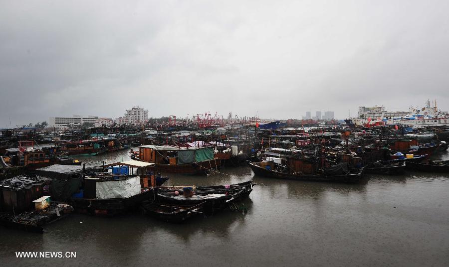 Strong tropical storm Rumbia enters into Guangxi 
