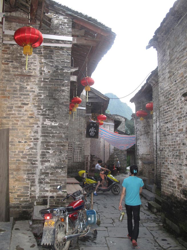 Old buildings in the Ming Dynasty (1368-1644) style. (CnDG by Jiao Meng)