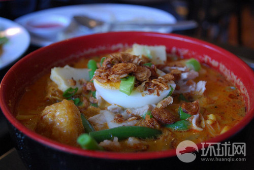 Malaysia: Seafood curry noodle soup (Source: huanqiu.com)