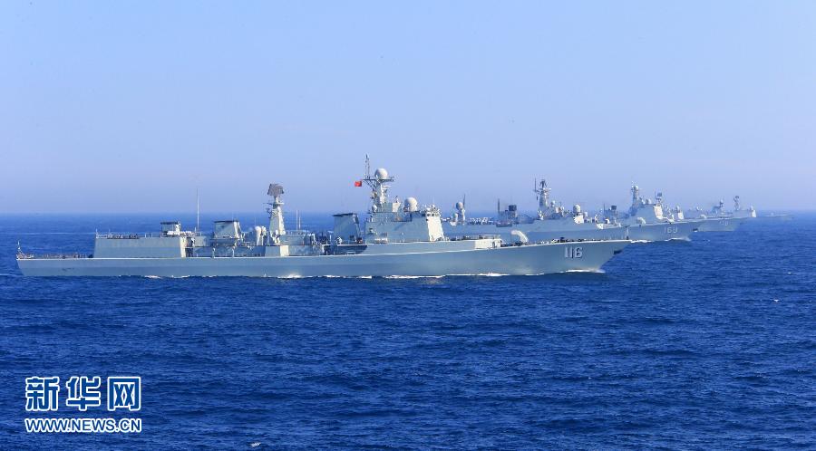 Chinese fleet conducts formation exercise (Photo: xinhuanet.com)