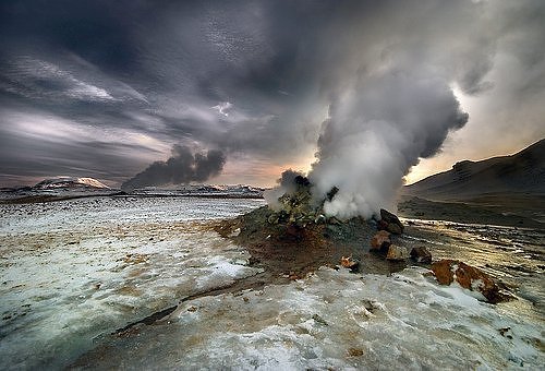 The Gate of the Hell (Iceland). Speaking of natural landscapes, we often think of breathtaking mountains and beatiful grasslands. However, there are some that is so horrible, looking just like hell. (Photo: huanqiu.com)