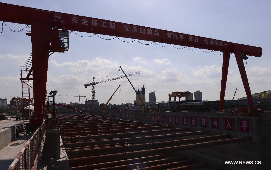 Photo taken on July 5, 2013 shows the construction site of the second project of the Line No.6 Beijing subway in Beijing, capital of China. The second project of the Line No.6 Beijing subway is under construction, which is expected to be put into use in 2014. (Xinhua/Wang Jianhua)