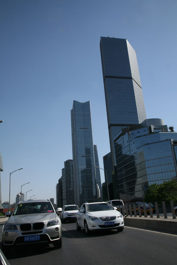 The towering skyscrapers(CRIENGLISH.com/Wang Zhi)