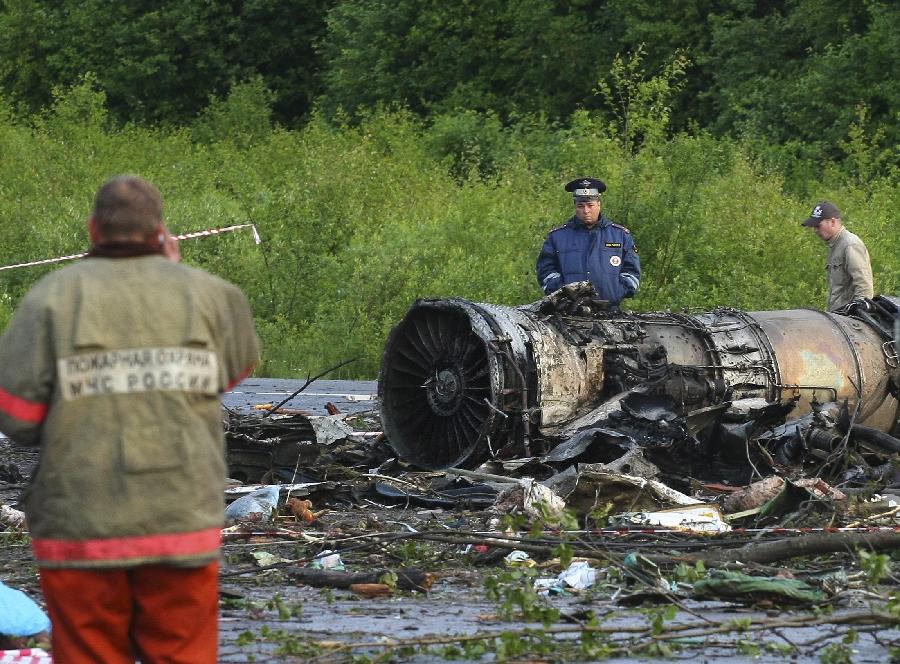 A total of 44 people were killed when a Tu-134 passenger plane crash-landed in Russia's northern republic of Karelie, local media reported June 21, 2011, citing sources from the Emergency Situations Ministry. (Xinhua/Reuters File Photo)