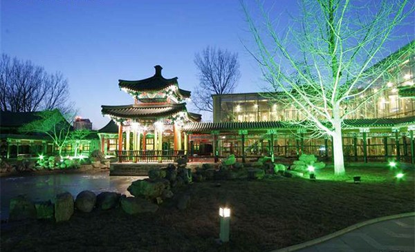 The Club 16 is located in the Ditan Park, where used to be the ceremonial site for emperors of Ming and Qing Dynasty. It is a high-end business club for conferences, dining and recreation. (Photo: forum.news.cn)