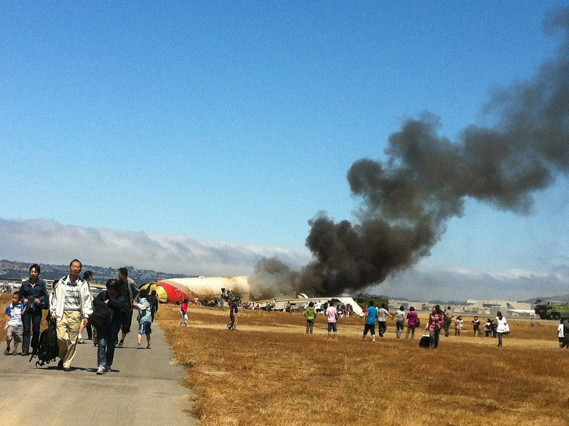 An Asiana Airlines Boeing 777 passenger plane from Seoul, the Republic of Korea (ROK), crashes while landing at San Francisco International Airport in San Francisco, the U.S., July 6, 2013 (Photo/Xinhua)
