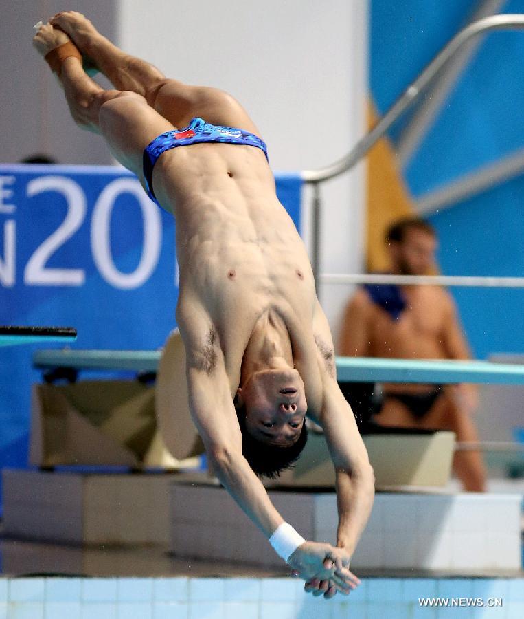 Lin Jin of China competes during the final of men's 1m Springboard diving at the 27th Summer Universiade in Kazan, Russia, July 8, 2013. Lin Jin won the gold medal with 429.05. (Xinhua/Li Ying)