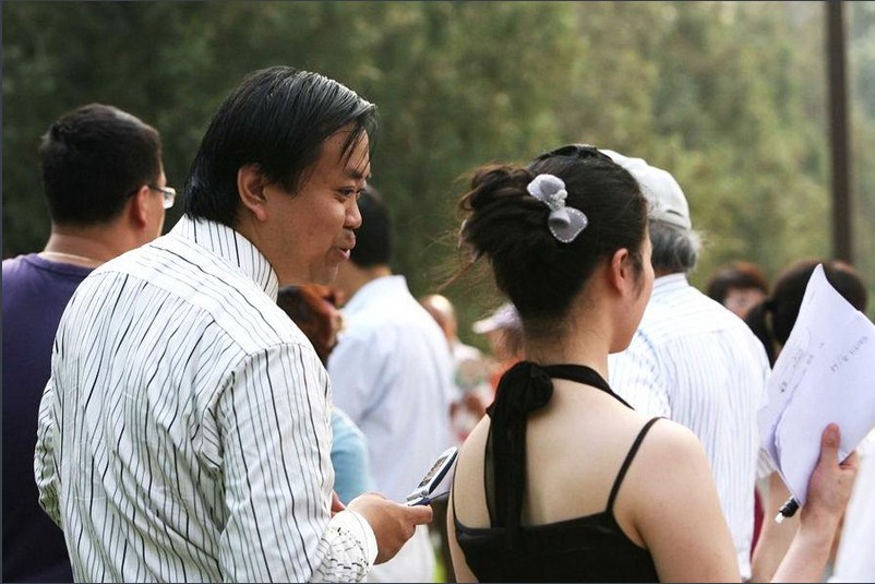 It is traditional for Chinese parents to expect their grown-up children to marry well, settle down and have a family. 