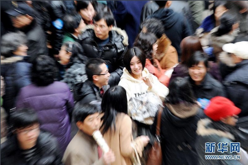As more and more unmarried youngsters in Shanghai are too busy to look for their other half, their parents have to take the job to help them find the future spouse. Nowadays, more Chinese parents show up in this kind of events on behalf of their unmarried children, which has become a typical phenomenon across the country.