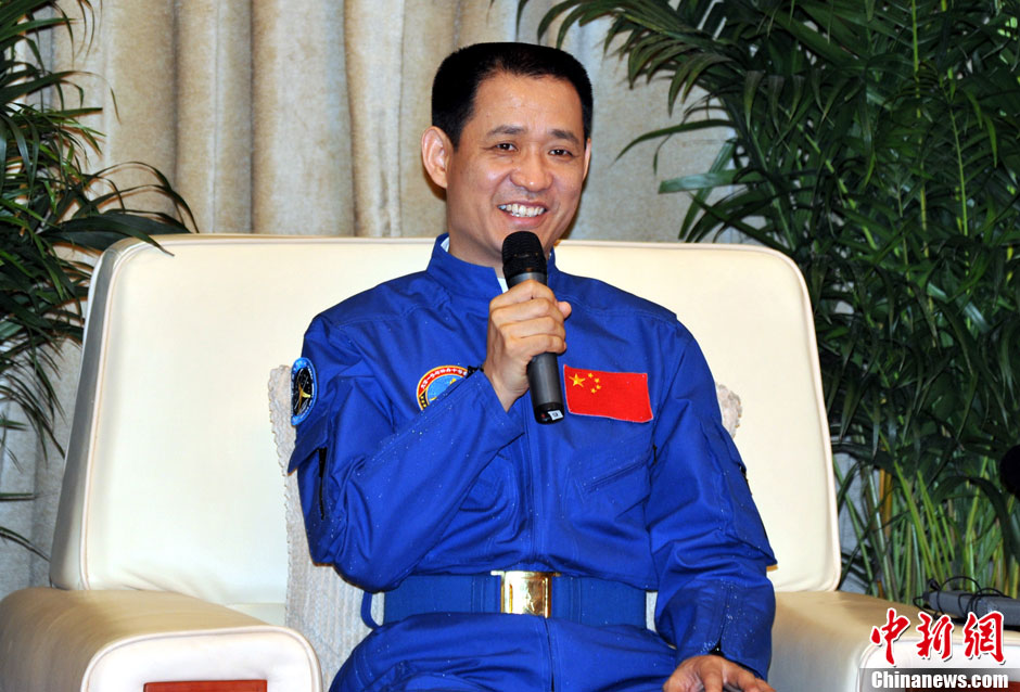 China’s astronaut Nie Haisheng answers media’s questions at the space city in Beijing on July 11. (Chinanews.com/ Sun Zifa)