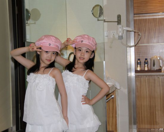 Li Yifei and Li Angrong, nicknamed Guoguo and Duoduo, were born in China’s Shandong Province on June 11, 2003. They have staged on TV shows with many Chinese superstars. (Photo/ zjol.com.cn)