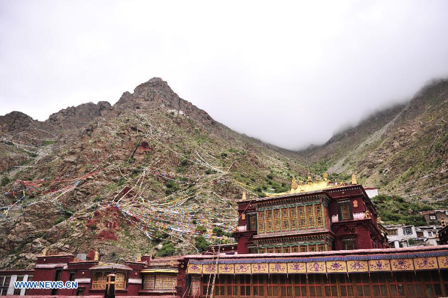 Photo taken on July 10, 2013 shows the Tsurpu Monastery in Doilungdeqen County, southwest China's Tibet Autonomous Region. Founded in 1189, Tsurpu serves as the traditional seat of the Karma Kagyupa, or "White Hat Sect," of Tibetan Buddhism. (Xinhua/Liu Kun)