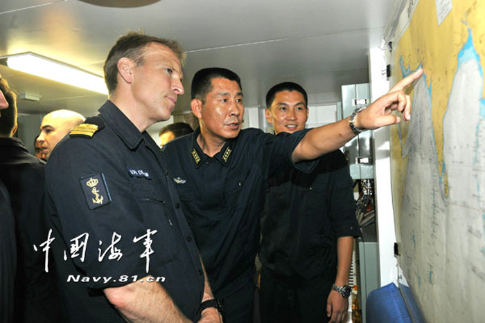 The picture shows the scene of exchange between the commanders of the 14th escort taskforce of the Navy of the Chinese People's Liberation Army (PLAN) and the EU Combined Task Force 465 (CTF-465). (Chinamil.com.cn/ Liang Dong)