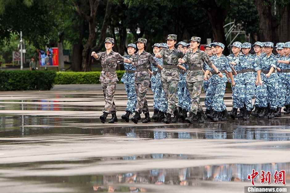 Youth take part in the opening ceremony of Hong Kong Youth Military Summer Camp at the San Wai Barracks of the Chinese People's Liberation Army (PLA) Garrison in the Hong Kong Special Administrative Region (HKSAR). (Chinanews/Hong Shaocai)