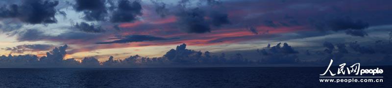 The overview of the South China Sea in early morning. (People's Daily Online/ Duan Xinyi)