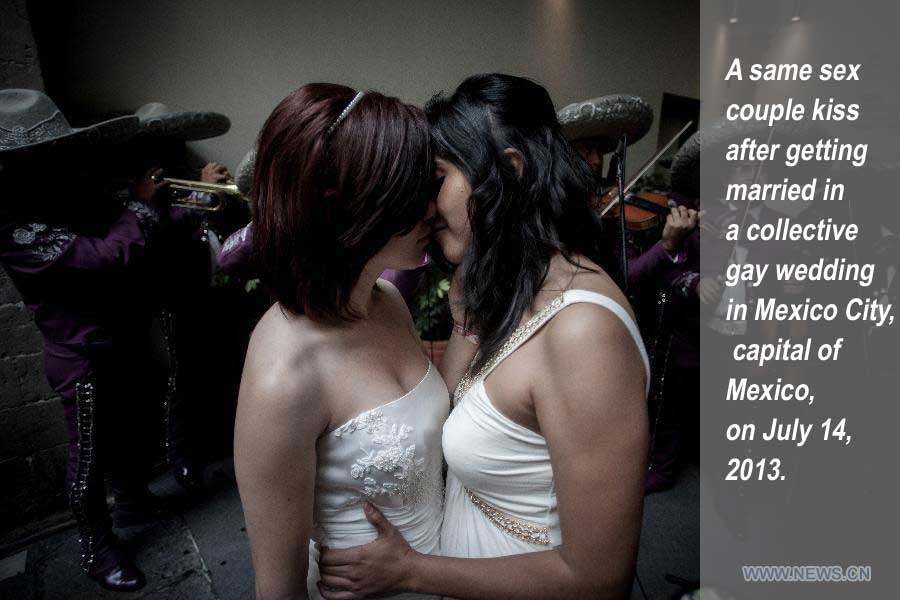 Collective gay wedding held in Mexico City(Source:Xinhuanet.com)