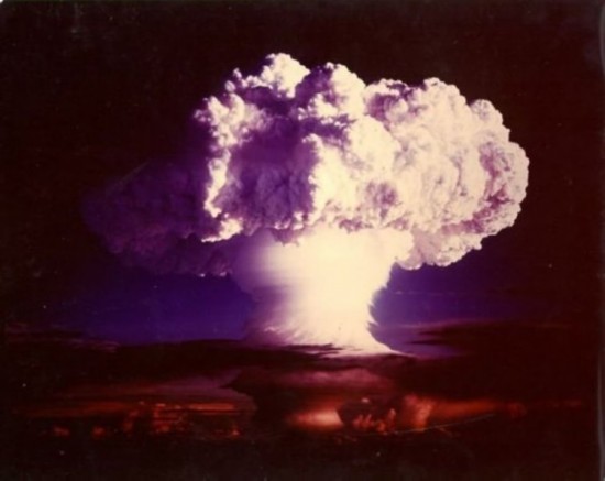 Astonishing nuclear explosions in history: Life Magazine  (15)