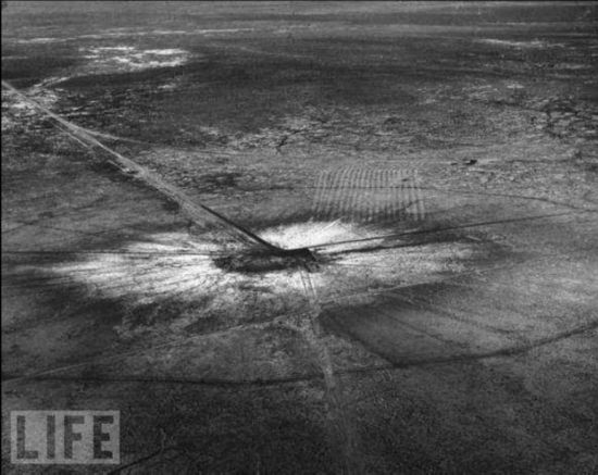 Astonishing nuclear explosions in history: Life Magazine  (16)